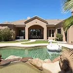 Zenith - Private Pool & Spa - Long Term Stays
