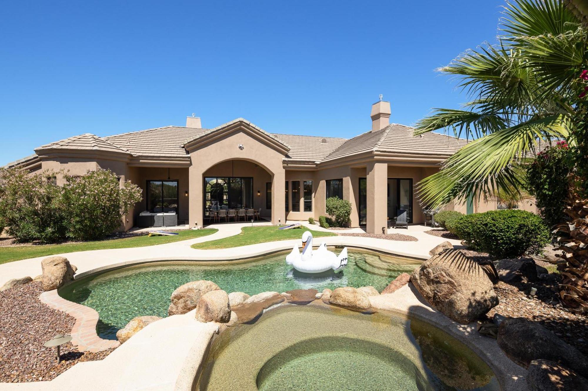 Zenith - Private Pool & - Long Term *